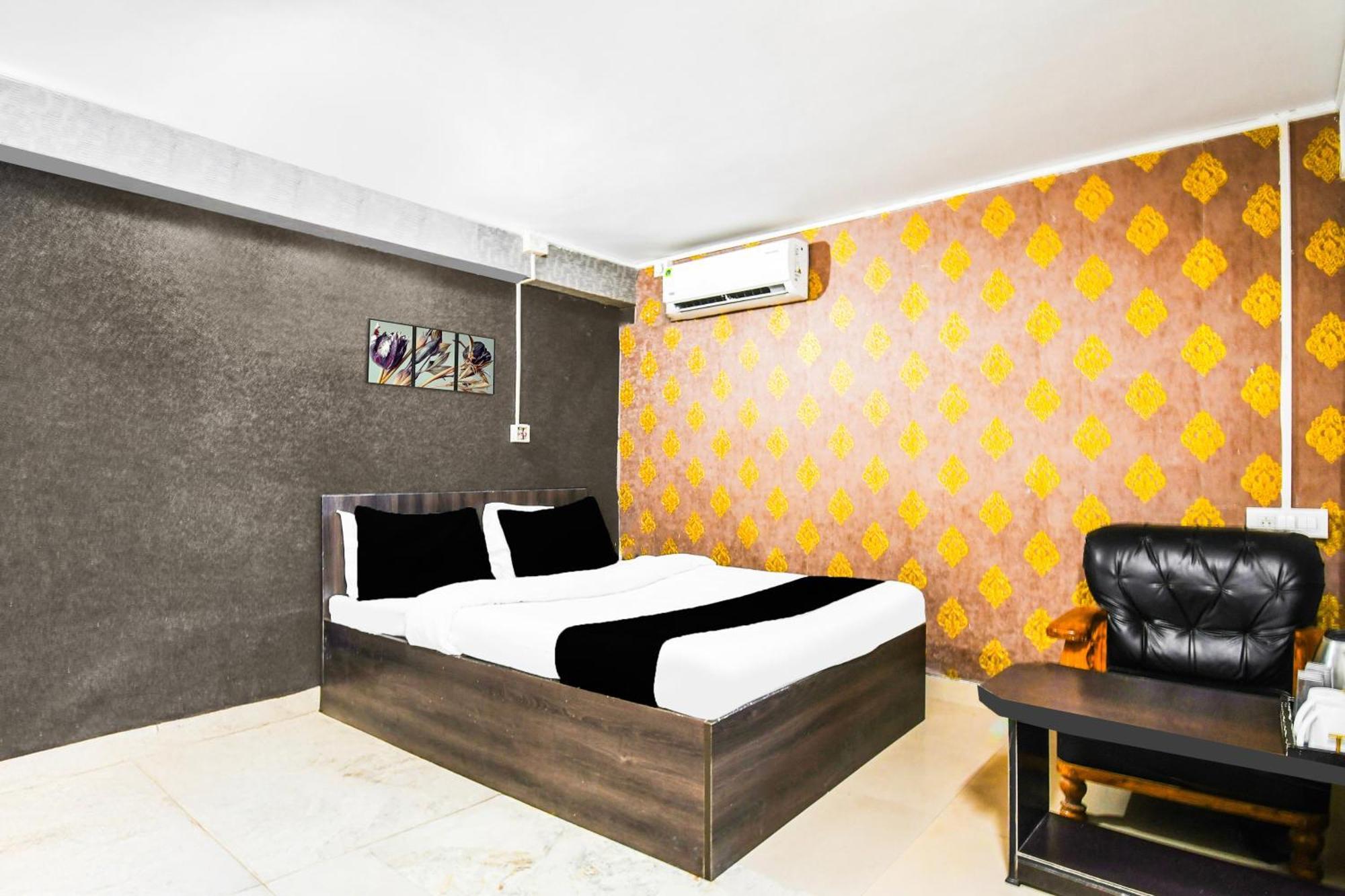Super Hotel O Champasari Siliguri Formerly Four Fox Suits Panchanai Экстерьер фото